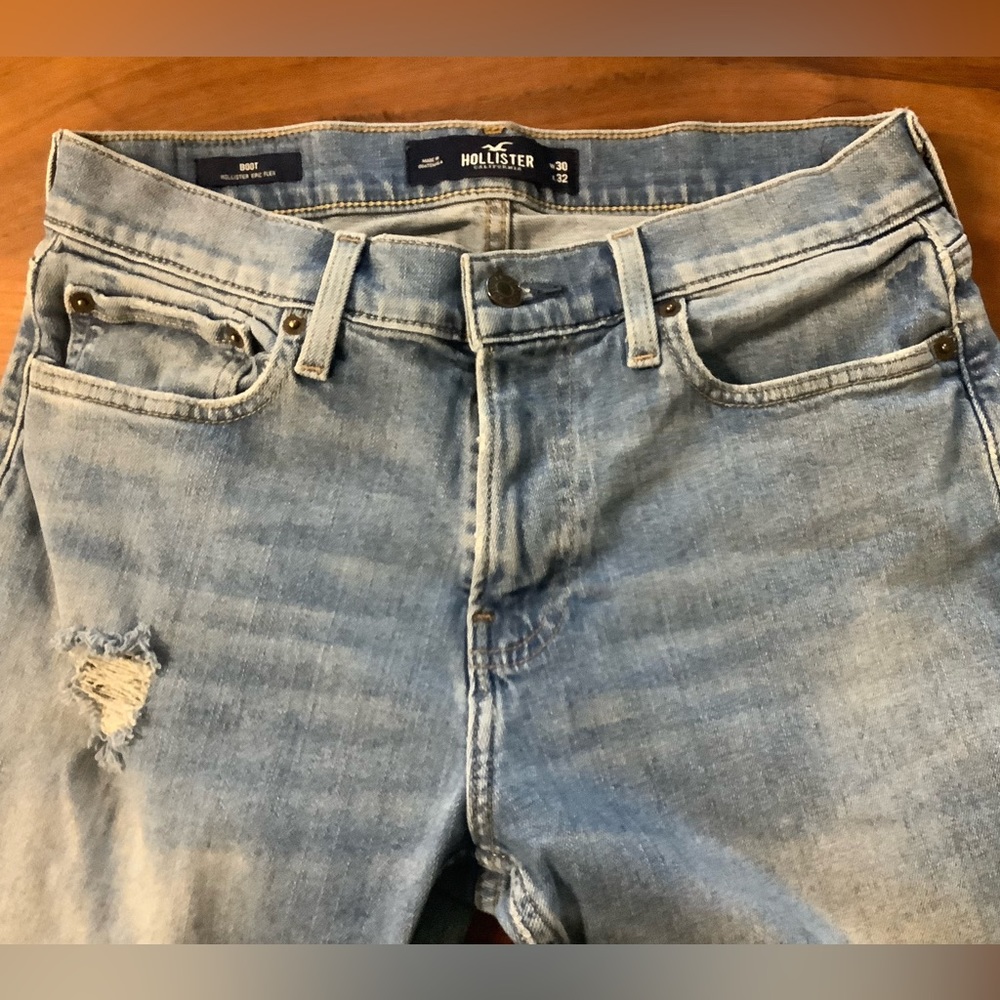 Hollister Men’s Jeans 30x32 Bootcut Destroyed- see photos